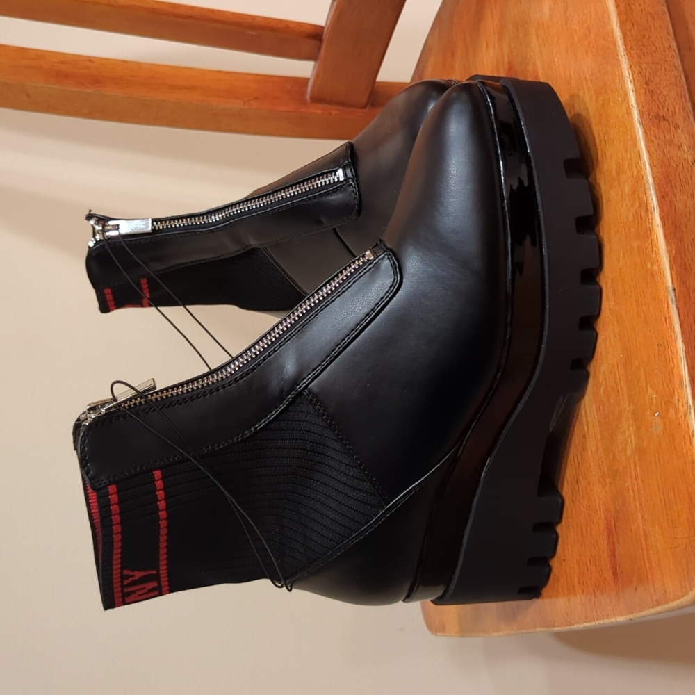 DKNY platform boots W8